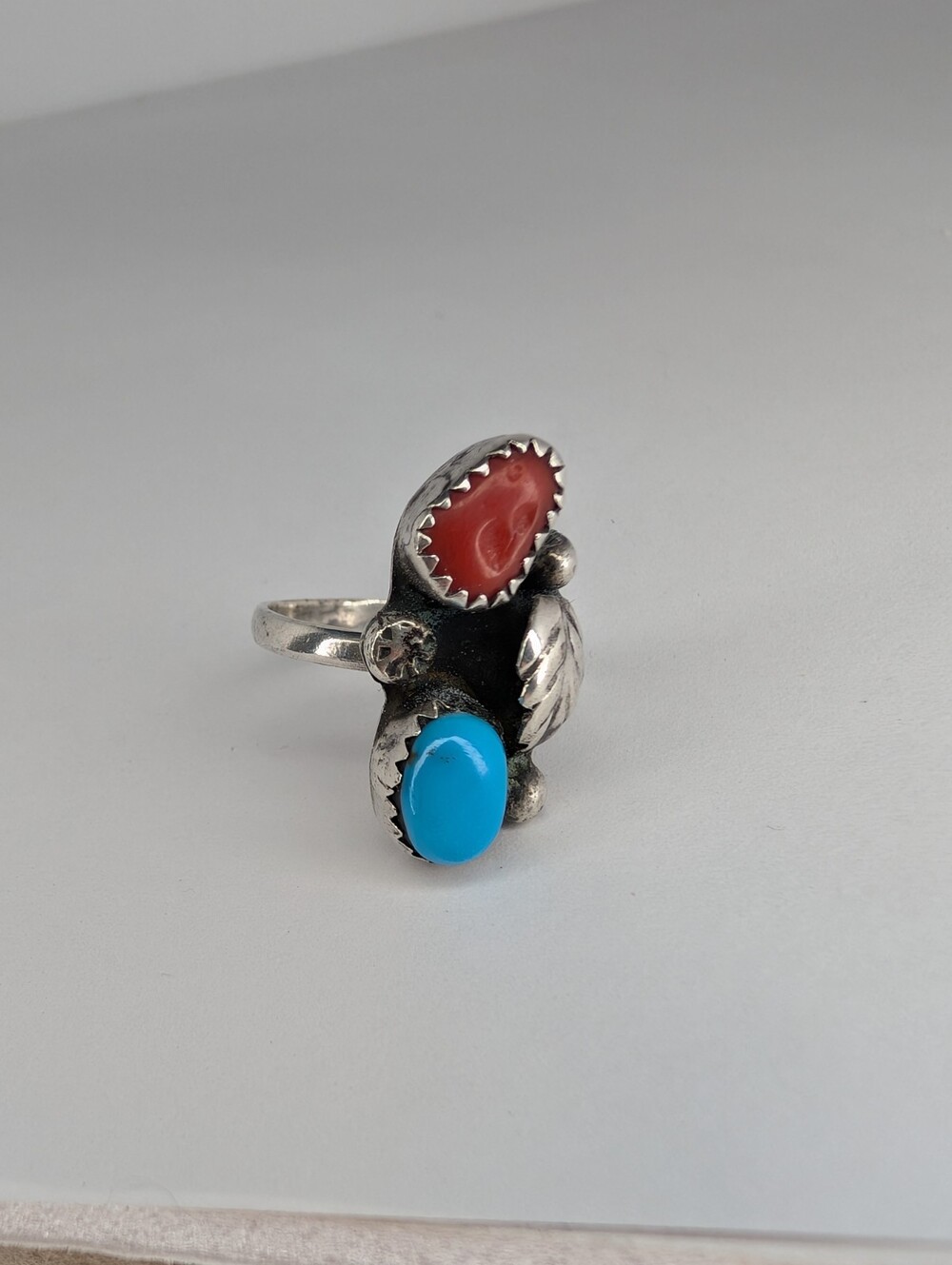 Vintage Sterling Silver Native American Navajo Turquoise And Coral Ring